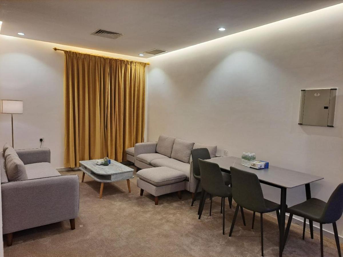 Golden Dahlia Fintas Aparthotel Kuwait City Exterior photo