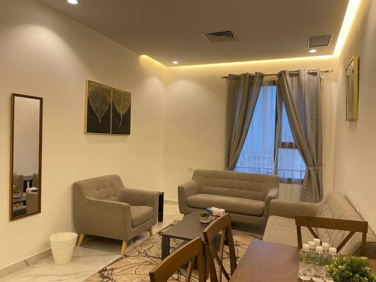 Golden Dahlia Fintas Aparthotel Kuwait City Exterior photo