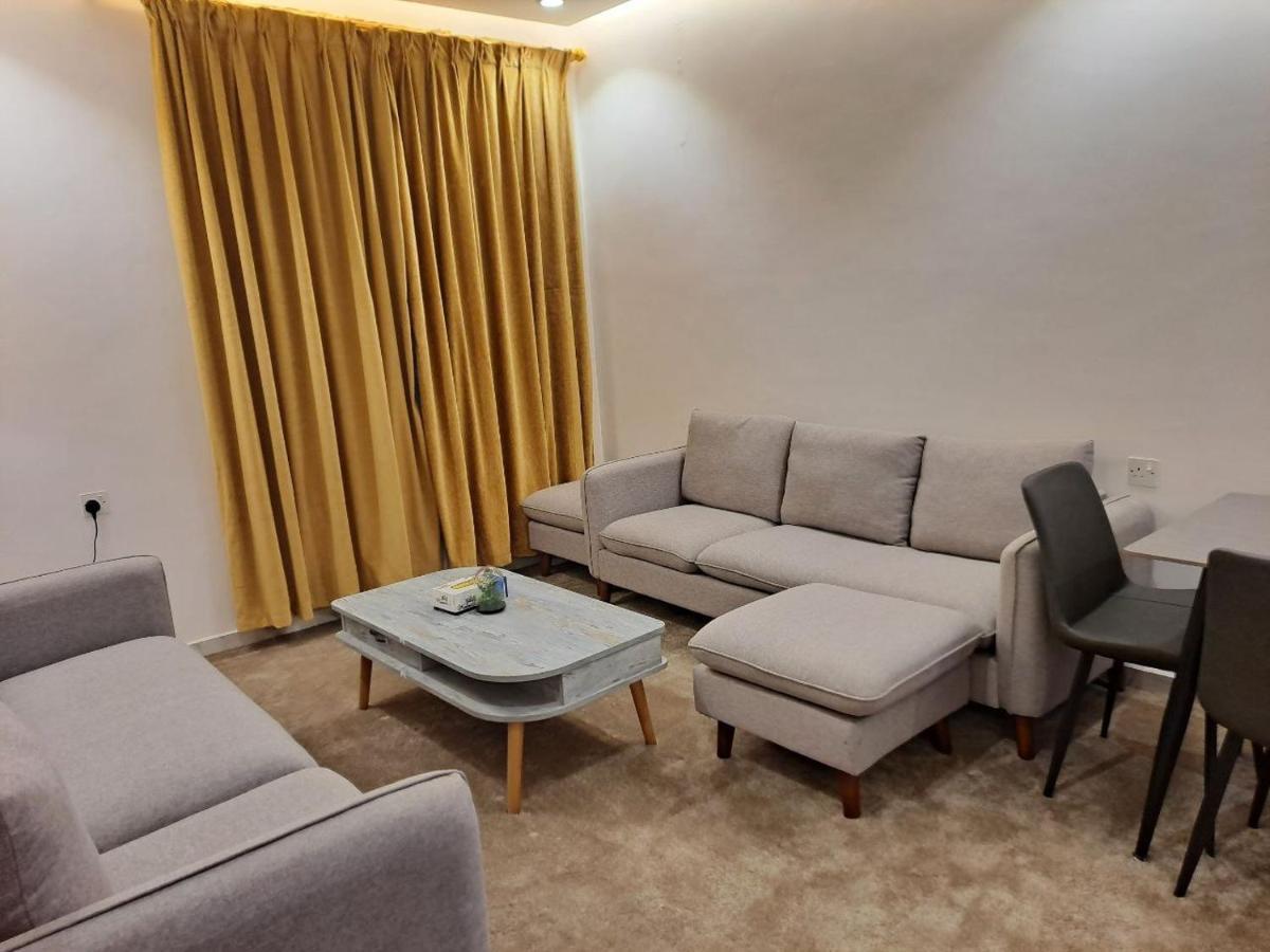 Golden Dahlia Fintas Aparthotel Kuwait City Exterior photo