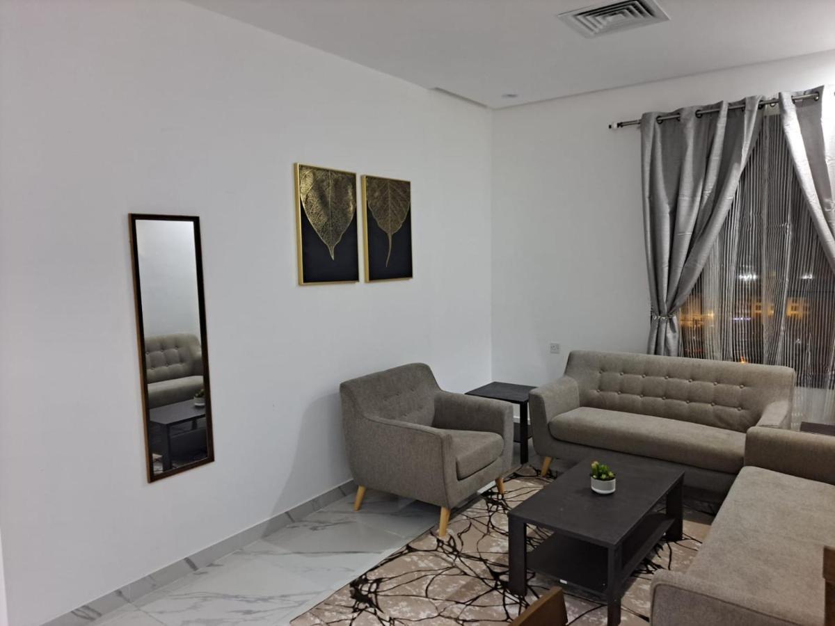 Golden Dahlia Fintas Aparthotel Kuwait City Exterior photo