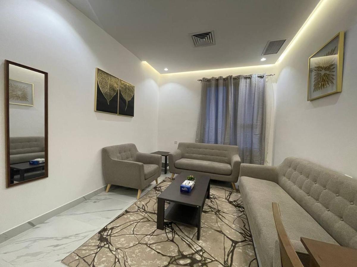 Golden Dahlia Fintas Aparthotel Kuwait City Exterior photo