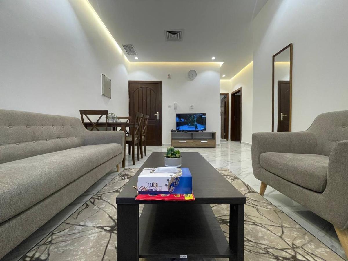 Golden Dahlia Fintas Aparthotel Kuwait City Exterior photo