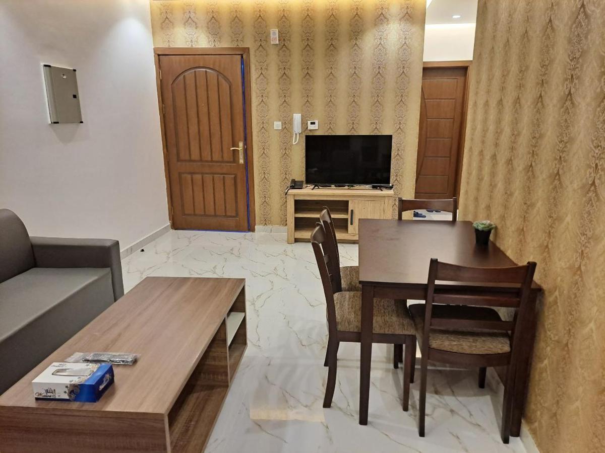 Golden Dahlia Fintas Aparthotel Kuwait City Exterior photo