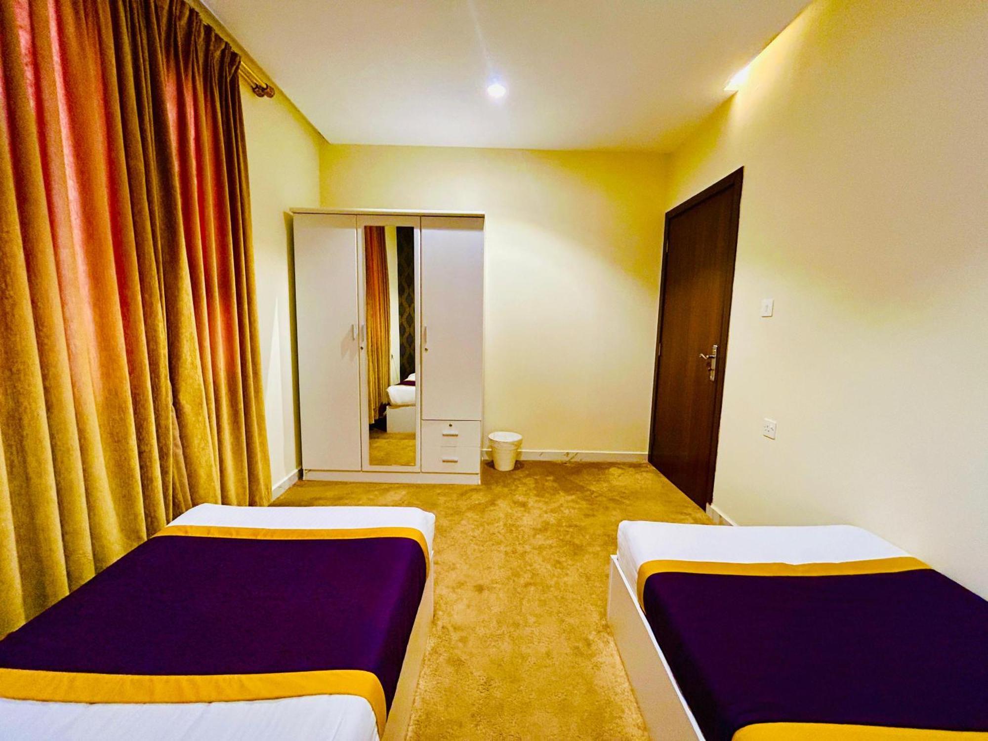 Golden Dahlia Fintas Aparthotel Kuwait City Exterior photo