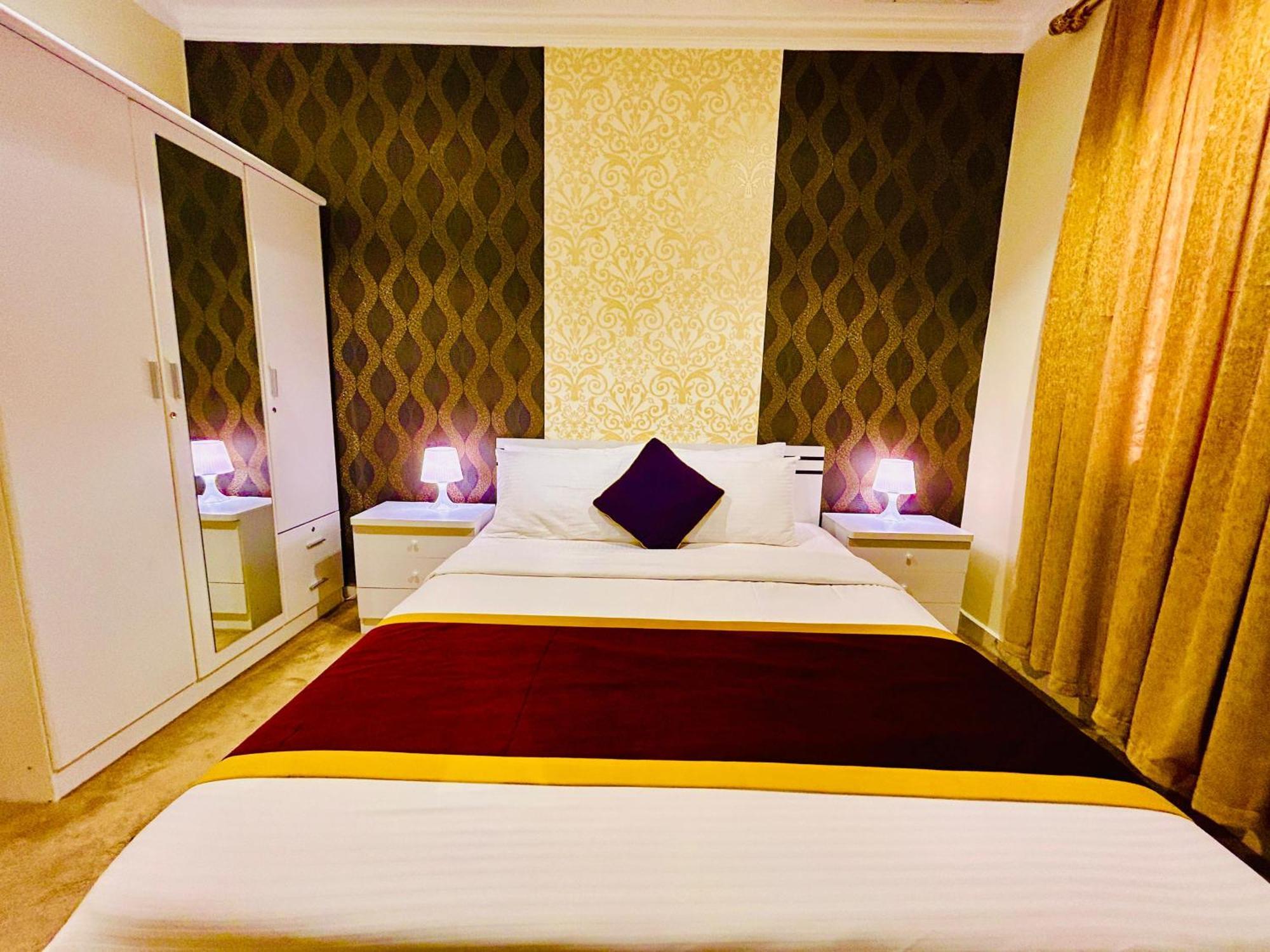 Golden Dahlia Fintas Aparthotel Kuwait City Exterior photo