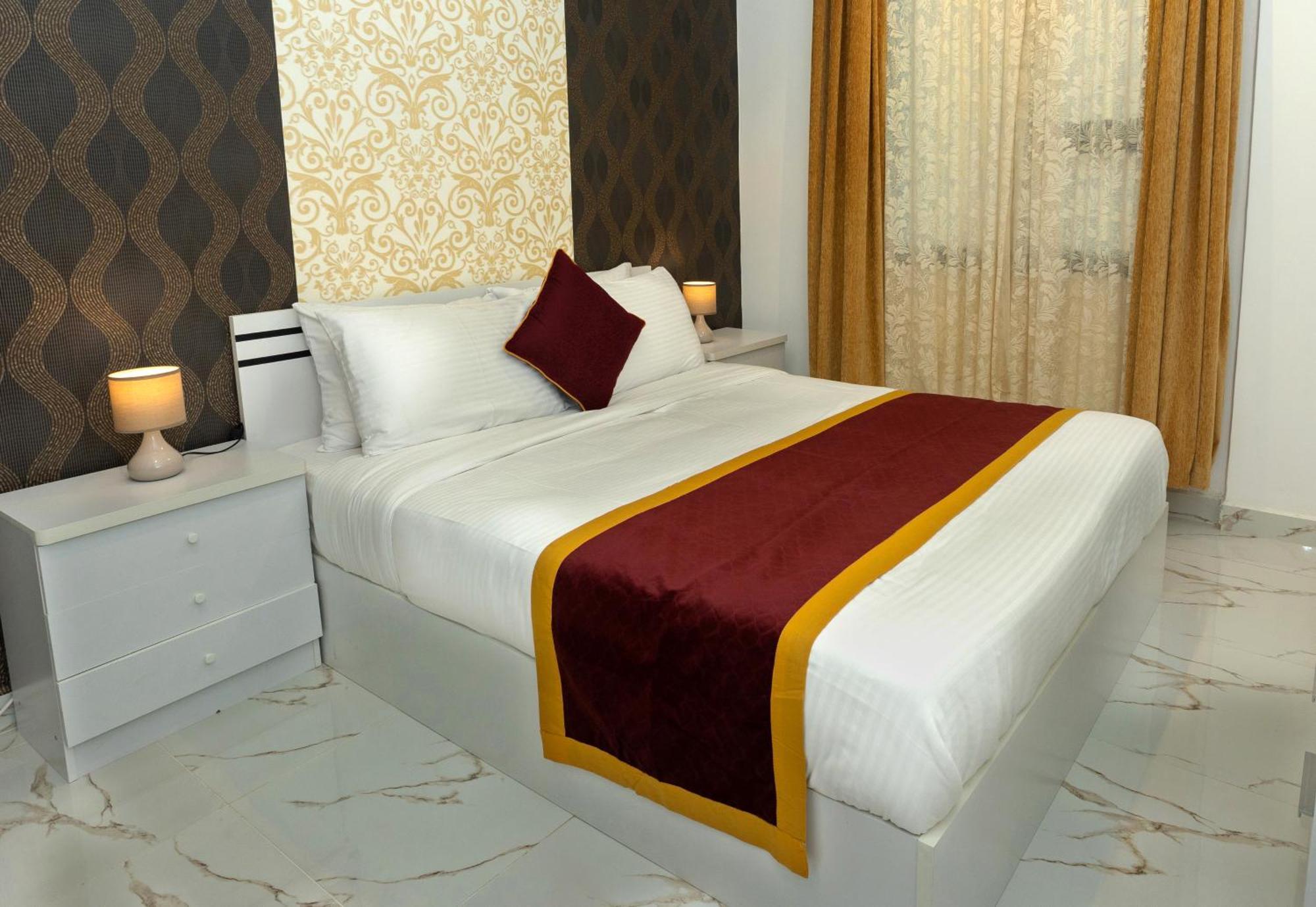 Golden Dahlia Fintas Aparthotel Kuwait City Exterior photo